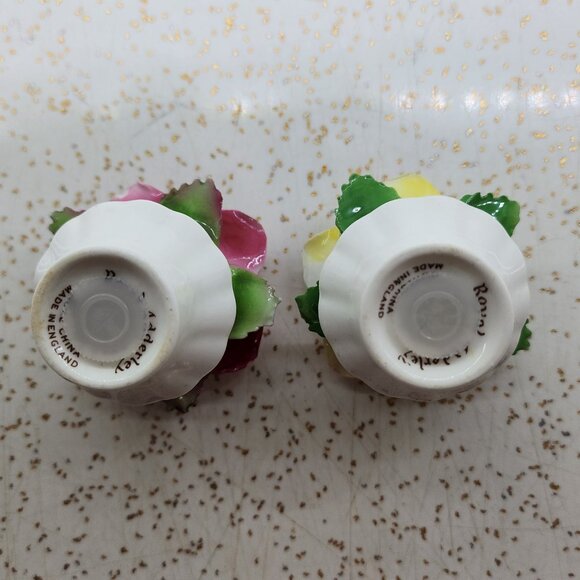 Vintage Flower Salt & Pepper Shaker Set - Picture 8 of 8